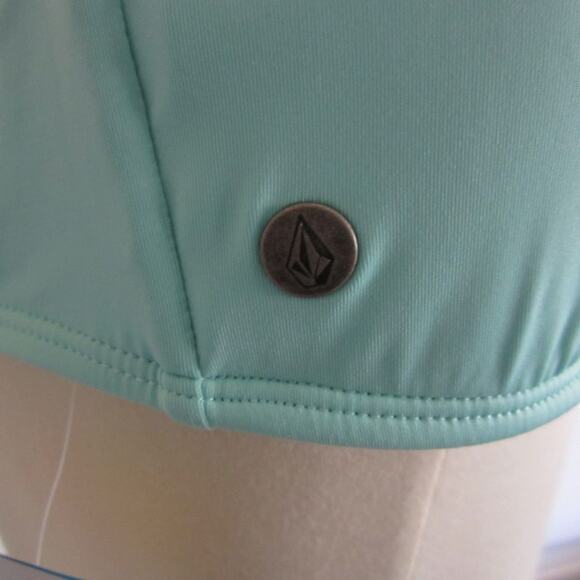 NWT Volcom Flower Affair Bandeau Swim Top in mint! - Picture 5 of 6